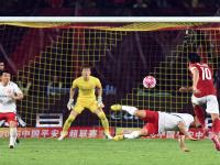 亿万娱乐- 萨拉赫在塞尔维亚队比赛中逆转,逆转引发热议的是谁 