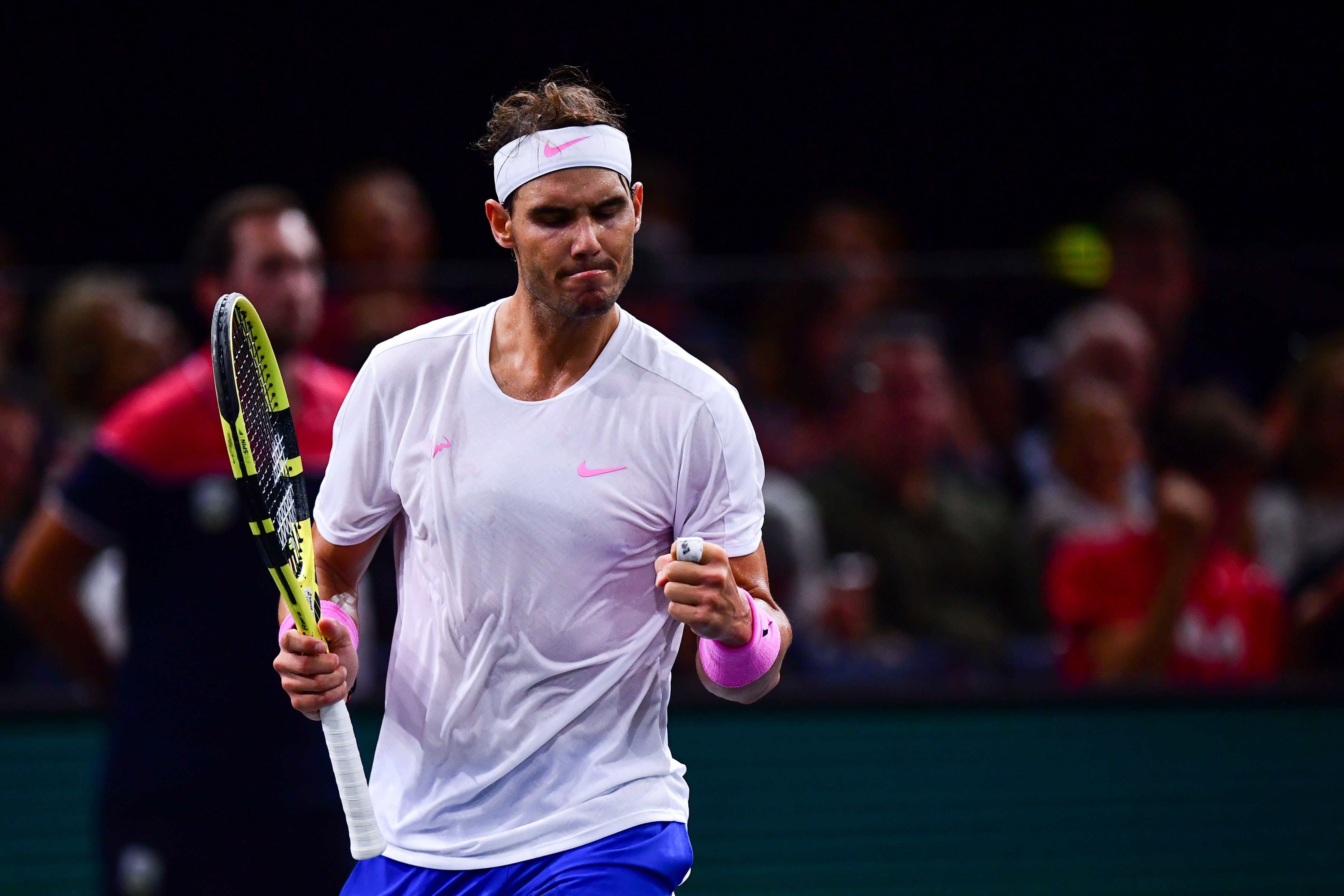 包含纳达尔迎来十二赛季高光表现，塞尔维亚队球迷沸腾！的词条